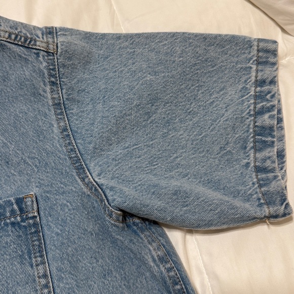 H&M SHORT SLEEVE OVERSIZED DENIM SHIRT - Picture 6 of 9